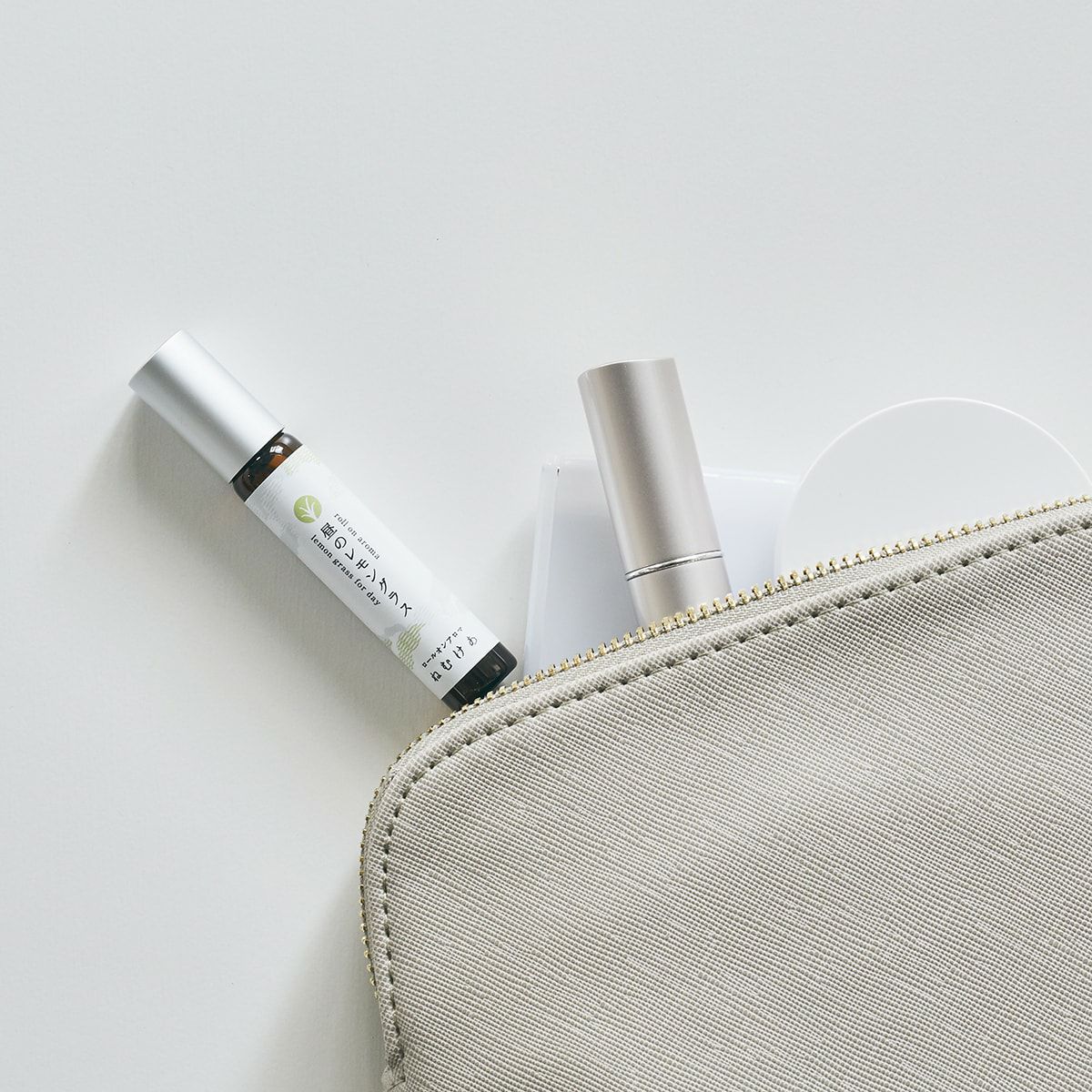 ロールオンアロマ ねむけあ